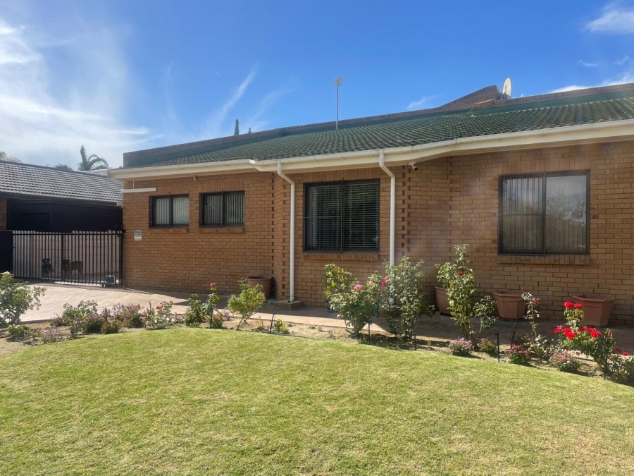 5 Bedroom Property for Sale in Porterville Western Cape